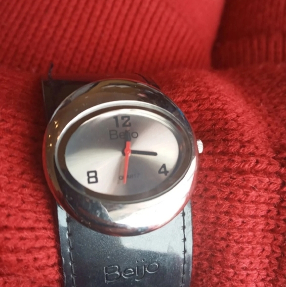 Watch Beijo Black Shiny Slap Bracelet EUC - Picture 2 of 5